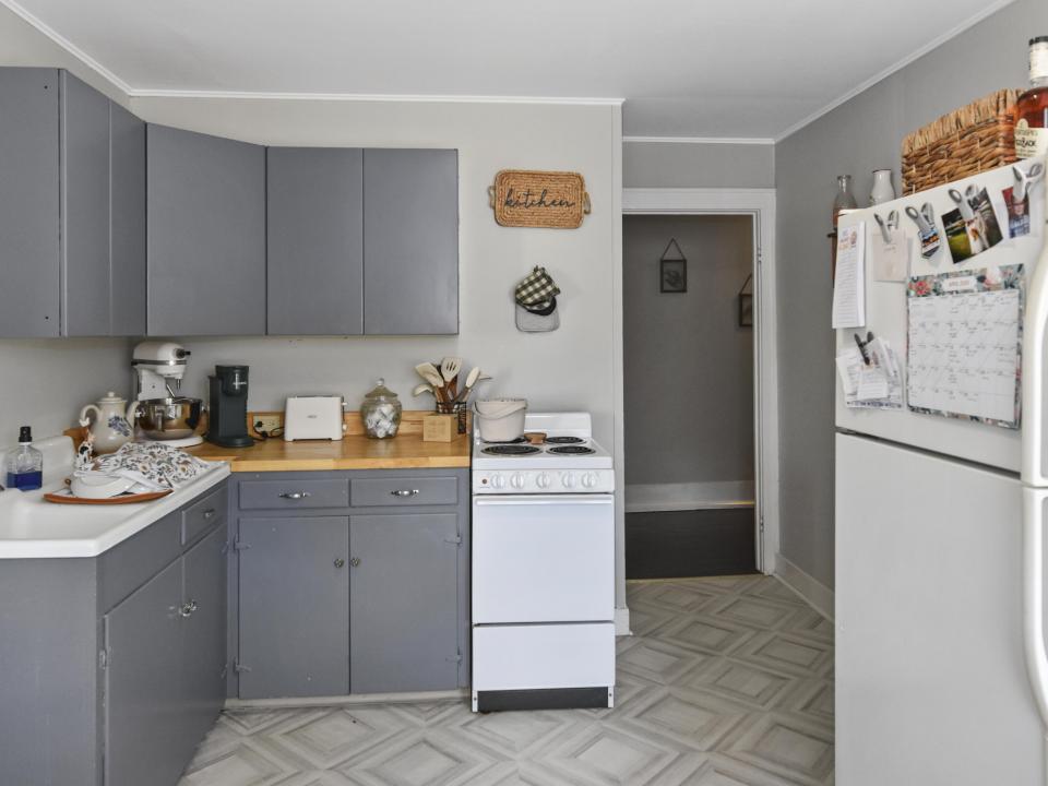 Apt 6 Kitchen 2 copy_
