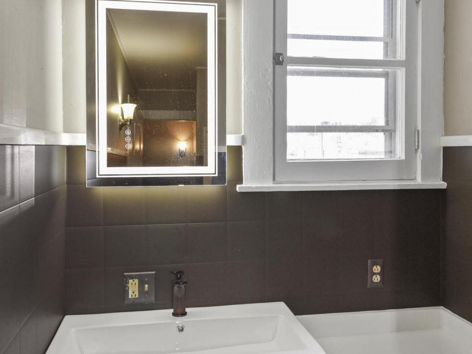 Apt 1 Bathroom copy_