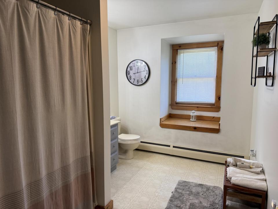 Upstairs Bath