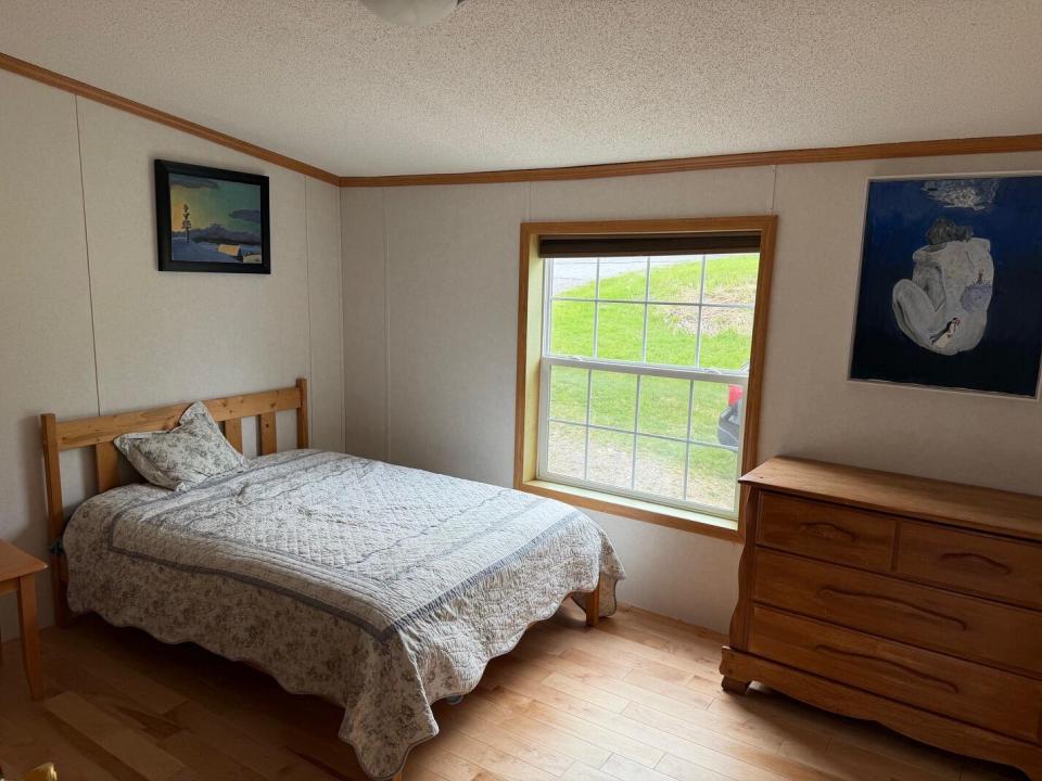 2897 Rt 374 bed 1