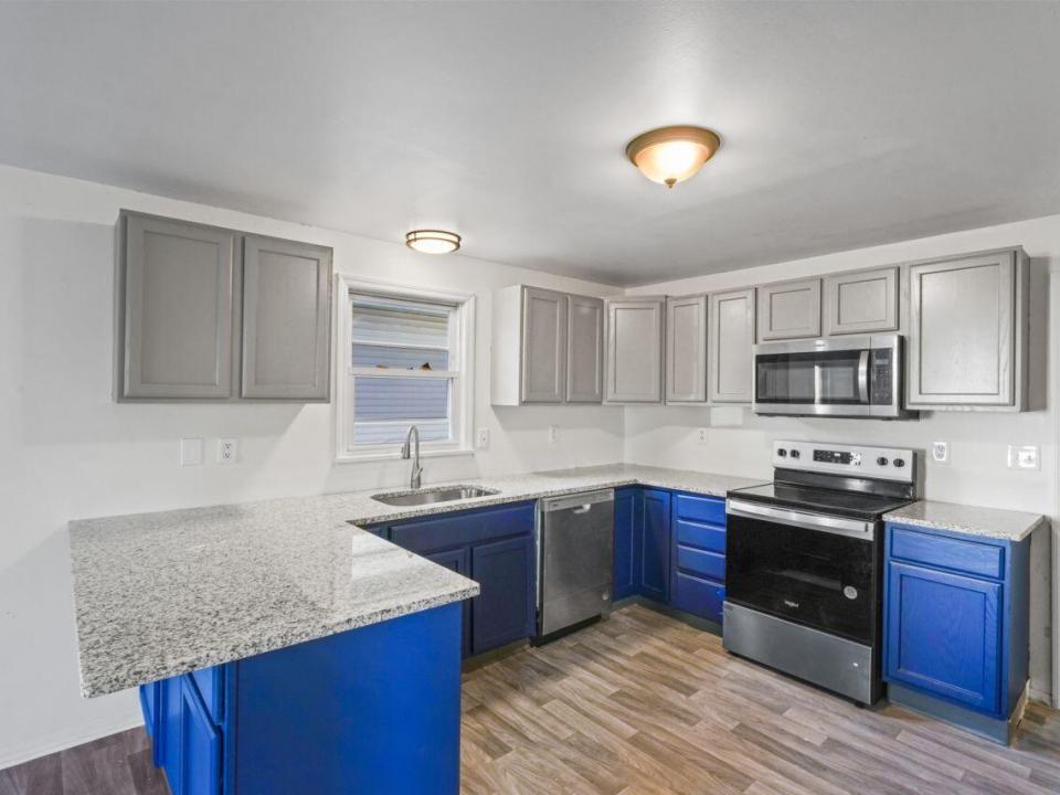 photos_web_resolution_124_Cottage_St_Rav