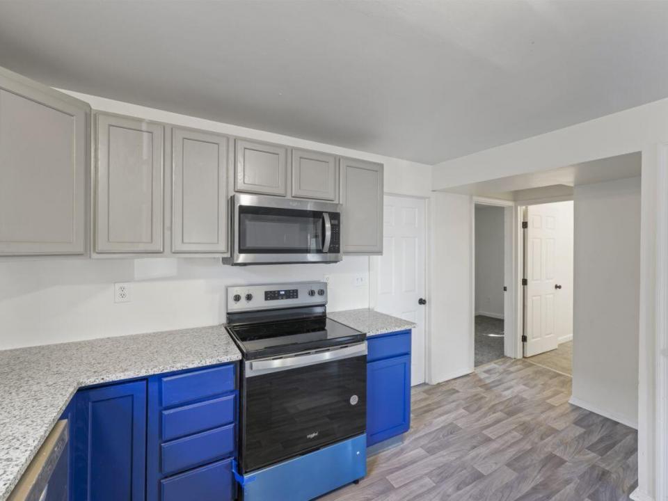 photos_web_resolution_124_Cottage_St_Rav