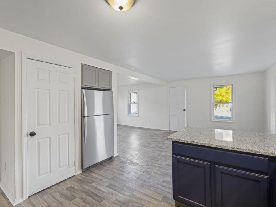 photos_web_resolution_124_Cottage_St_Rav