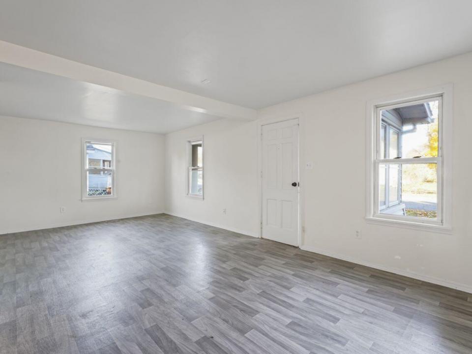 photos_web_resolution_124_Cottage_St_Rav