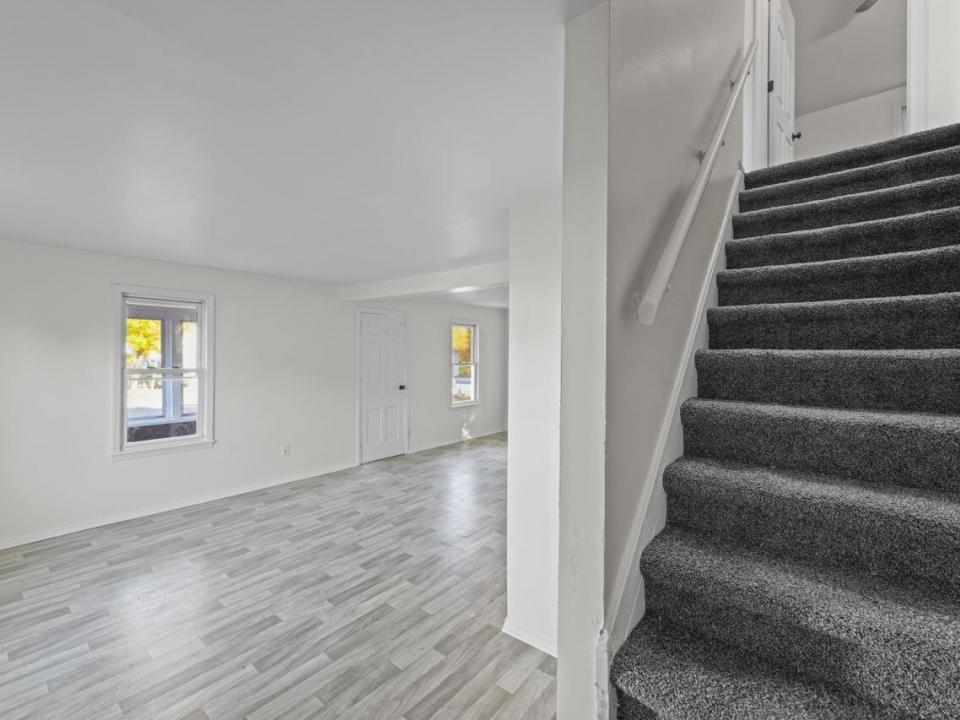 photos_web_resolution_124_Cottage_St_Rav