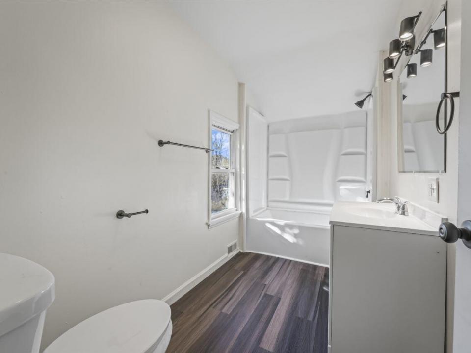 photos_web_resolution_124_Cottage_St_Rav