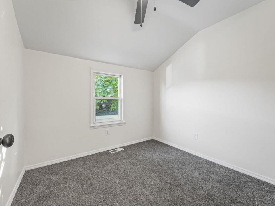 photos_web_resolution_124_Cottage_St_Rav