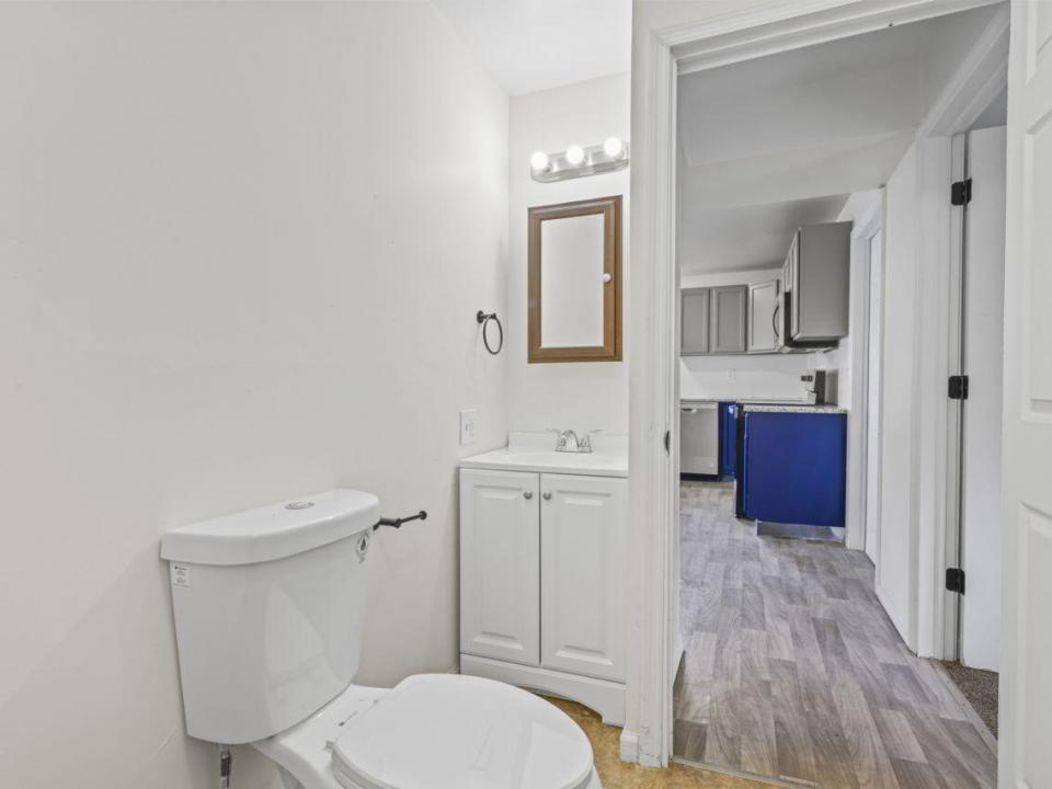 photos_web_resolution_124_Cottage_St_Rav