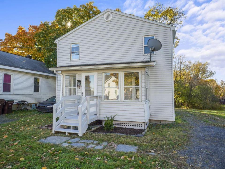 photos_web_resolution_124_Cottage_St_Rav