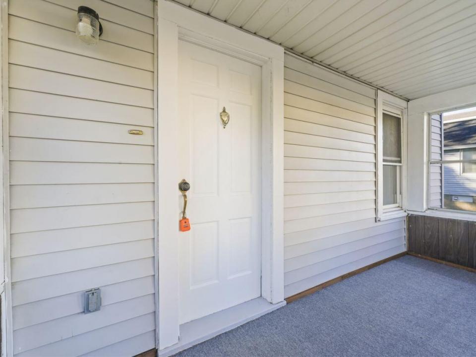 photos_web_resolution_124_Cottage_St_Rav