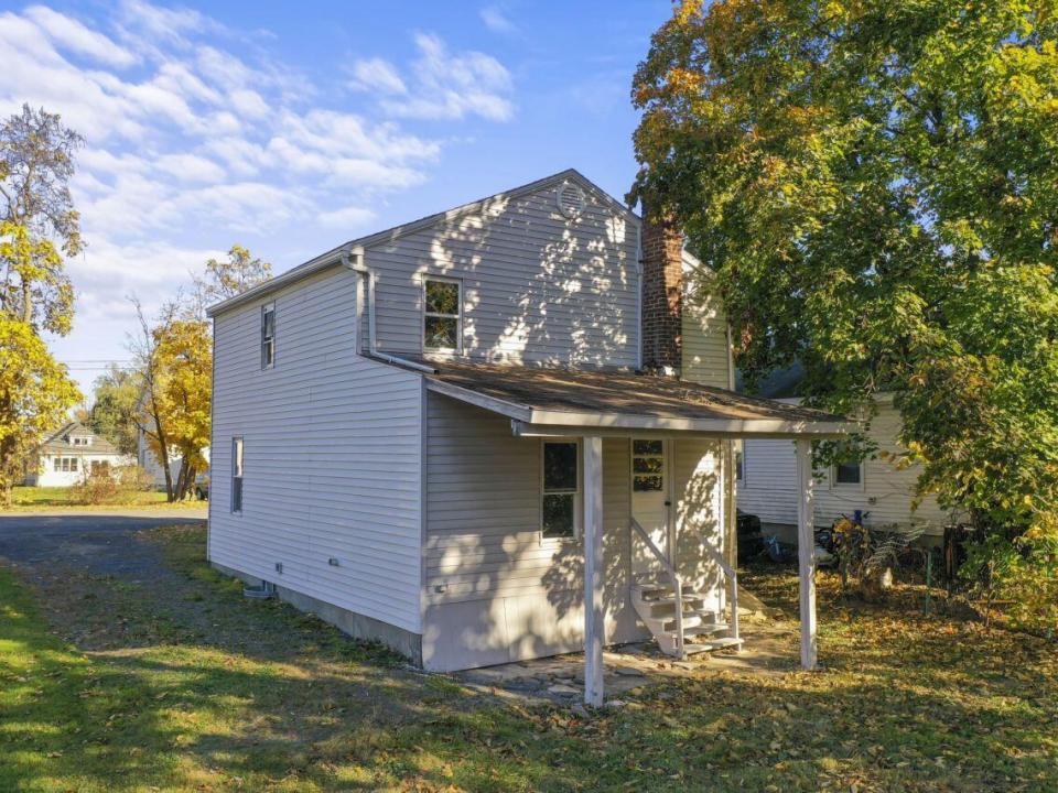 photos_web_resolution_124_Cottage_St_Rav