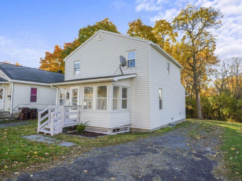 photos_web_resolution_124_Cottage_St_Rav