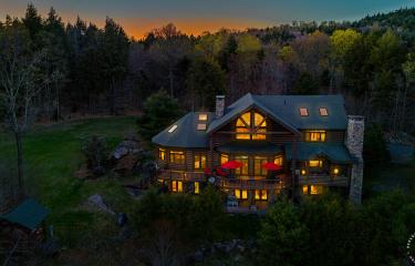 Timbercrest_Close_Glow