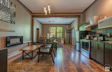 Downhill1Condo_Summer_LR_Kitchen