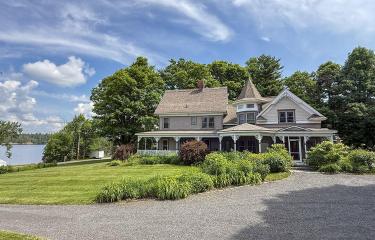 TupperLakeVictorian_Summer25_Exterior