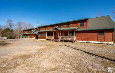 HomeOnLakeOzoniaOutlet