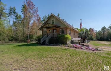 ChaletInWestport_Exterior_Front