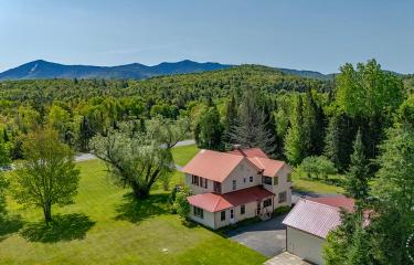 FarmhouseInBloomingdale