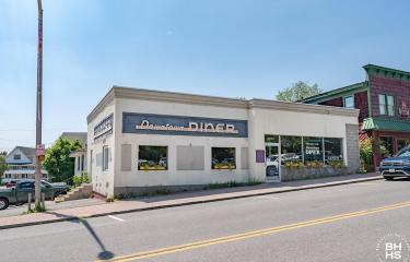 DowntownDinerInLakePlacid_Exterior_L