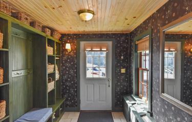 160A Newman Entry Way